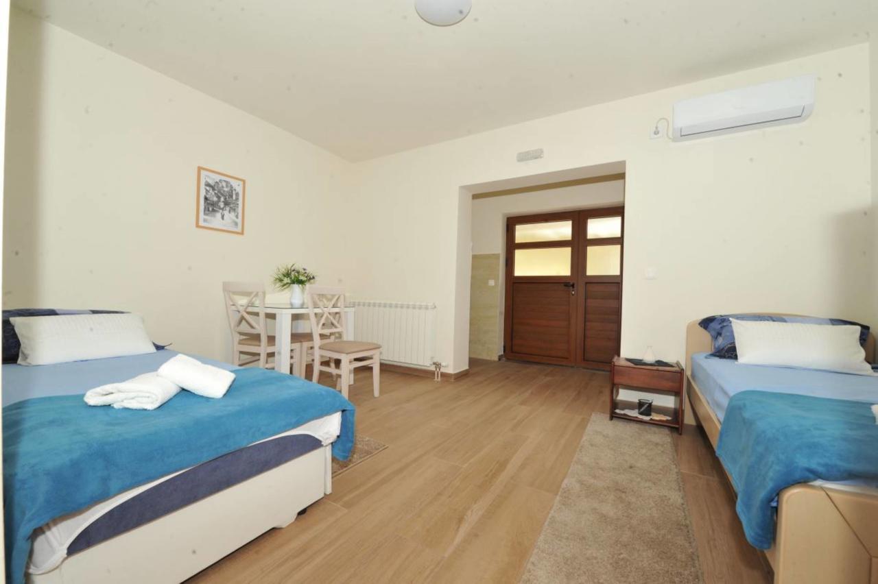 Apartments Olive Котор Экстерьер фото